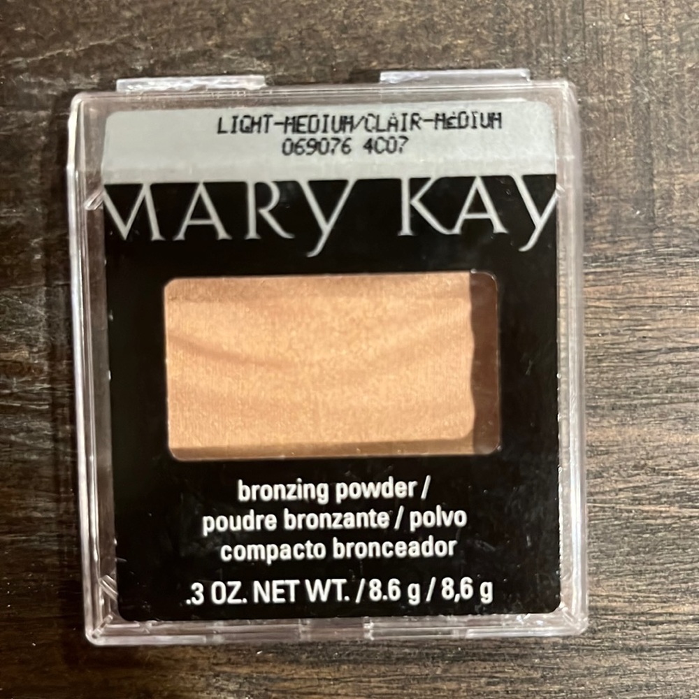 Mary Kay Bronzing Powder light-medium/Clair-medium